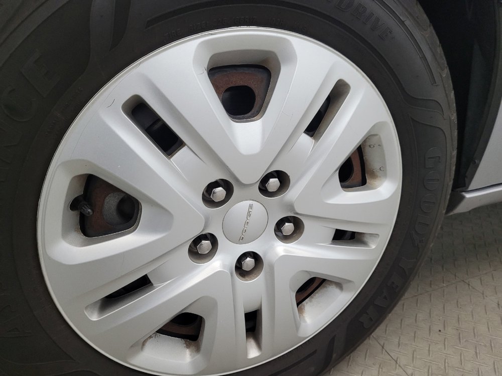 Used 2019 Dodge Grand Caravan SE FWD image 31