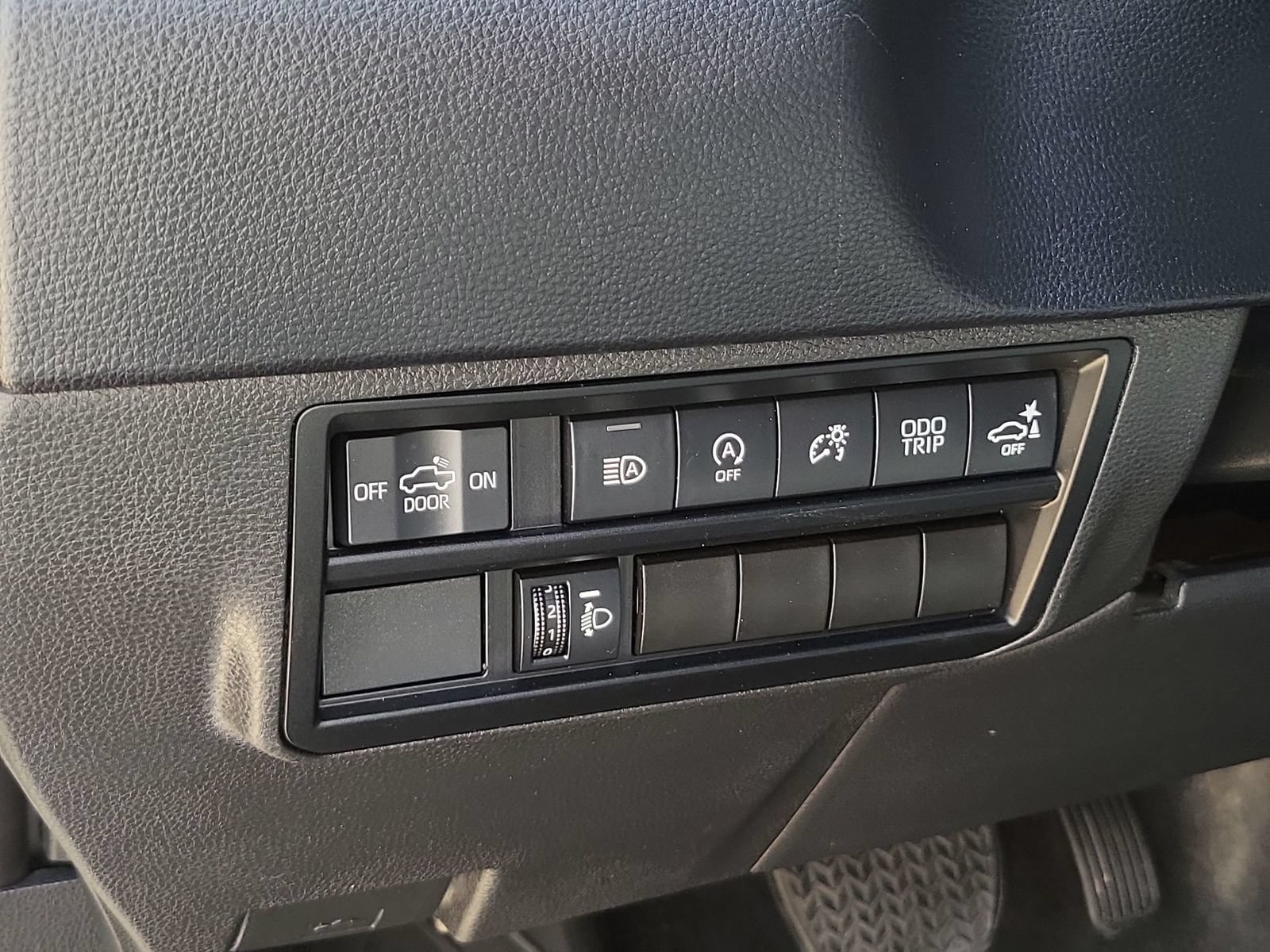 Used 2023 Toyota Tundra SR5 AWD/4WD image 18