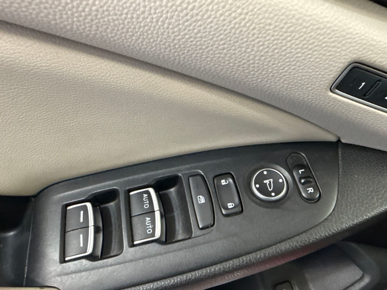Used 2018 Honda Accord EX-L image 16