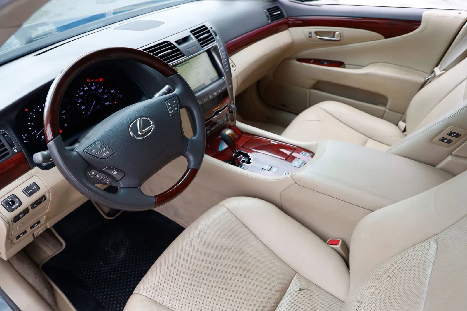 Used 2008 Lexus LS 460 RWD image 17