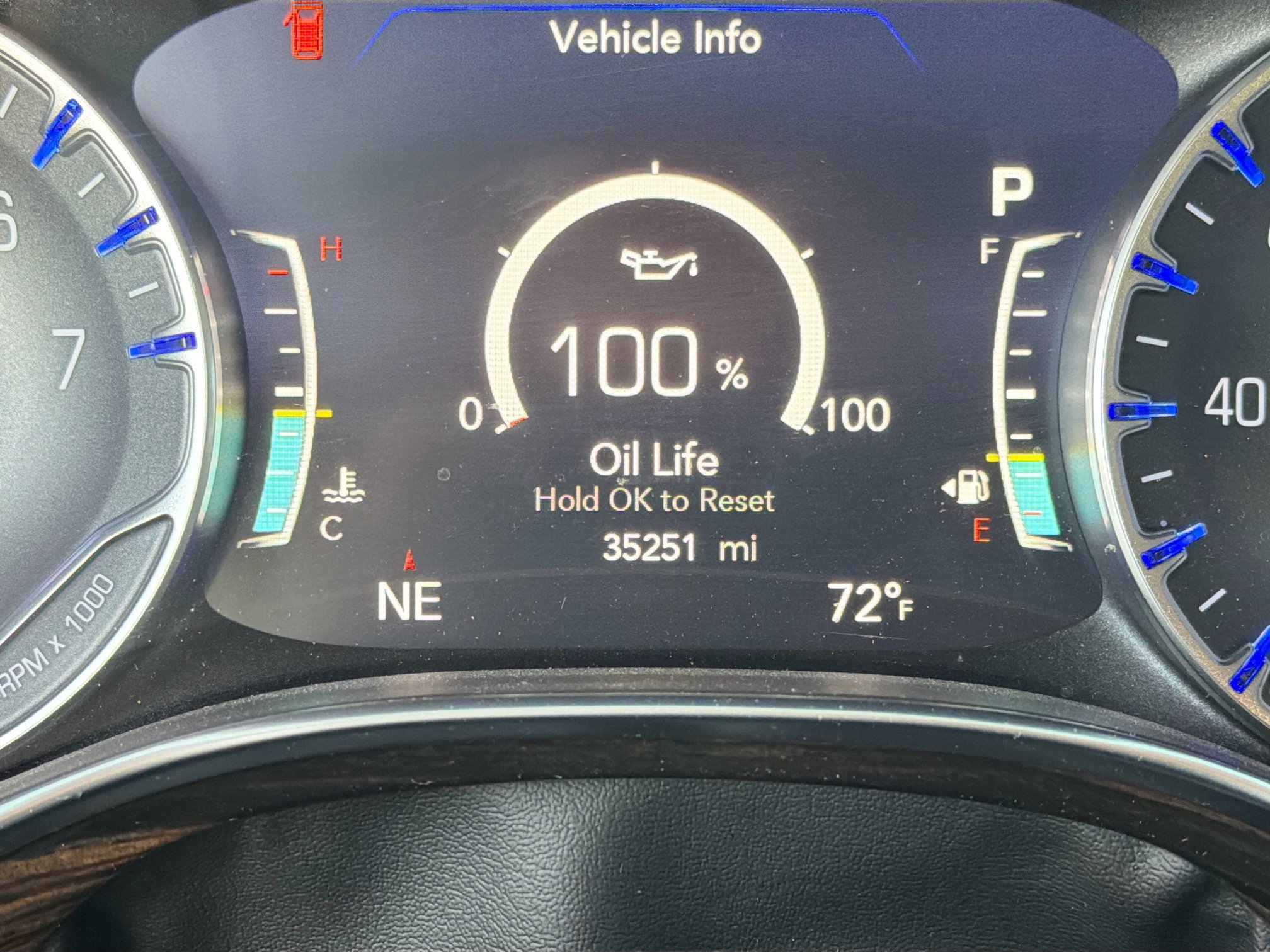 Used 2022 Chrysler Pacifica Limited image 41