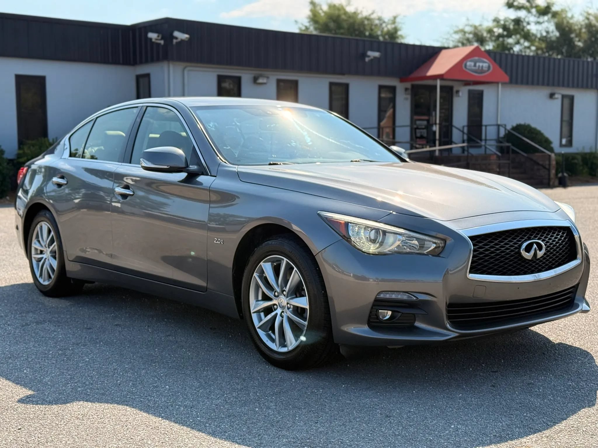 Used 2017 INFINITI Q50 2.0t w/ Moonroof Package AWD/4WD image 3