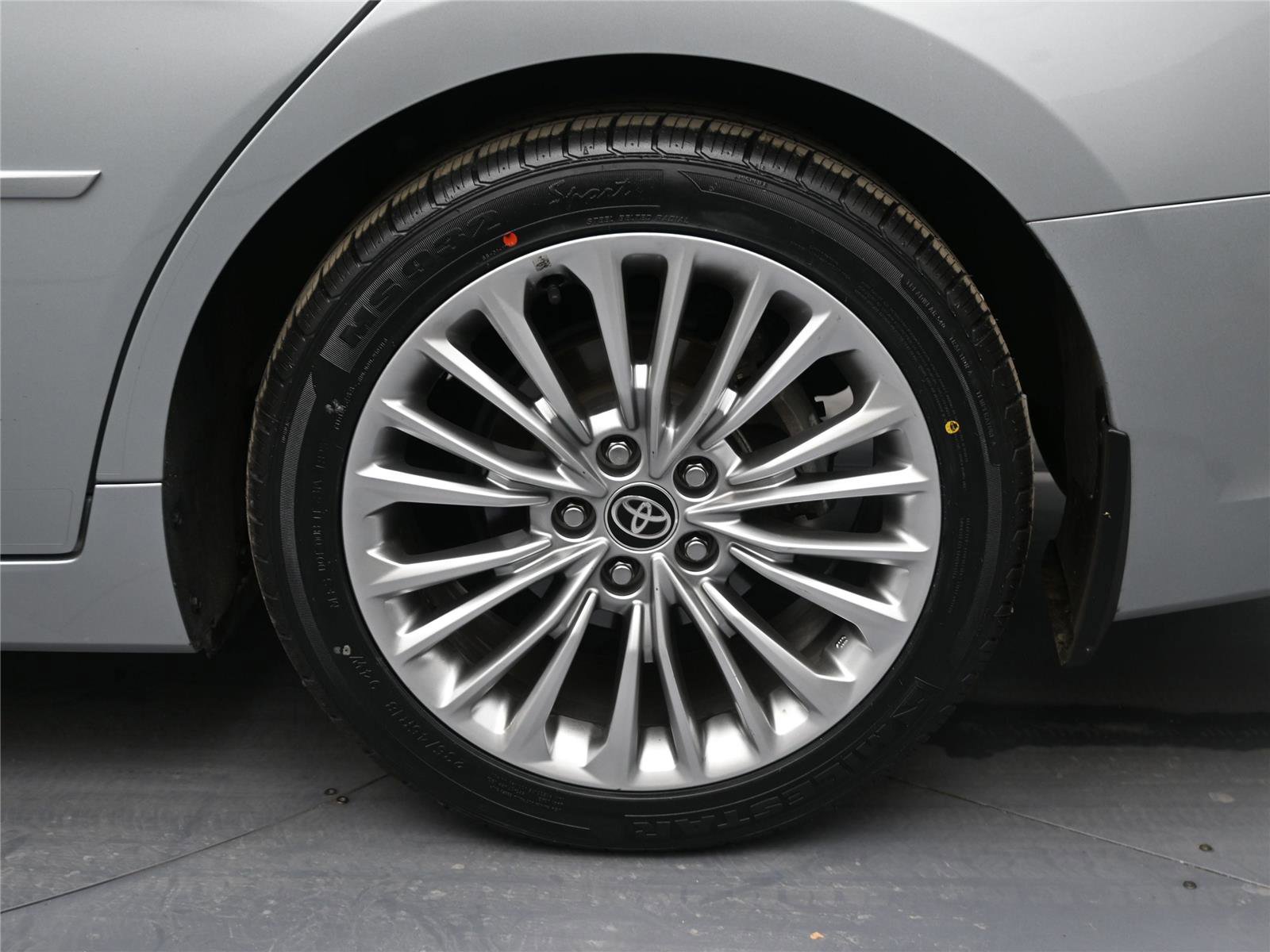 Used 2021 Toyota Avalon Limited w/ Advanced Safety Package image 12