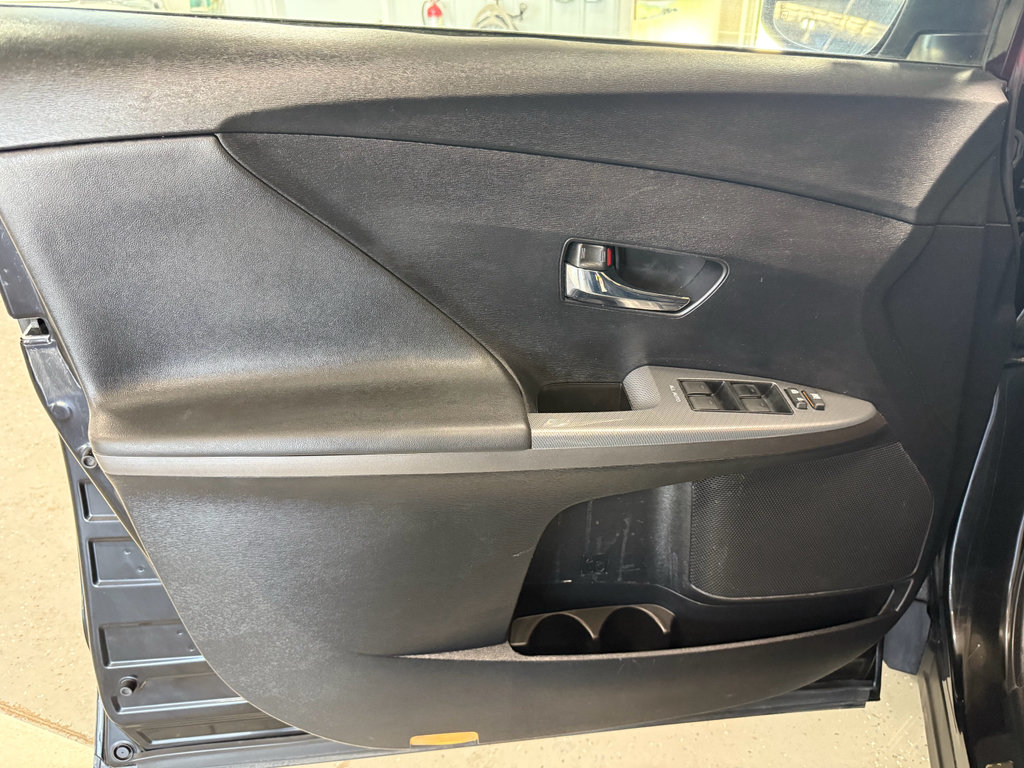 Used 2015 Toyota Venza LE FWD image 11
