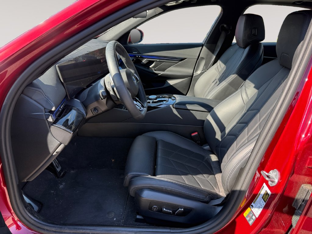 Used 2025 BMW i5 xDrive40 w/ M Sport Package AWD/4WD image 2