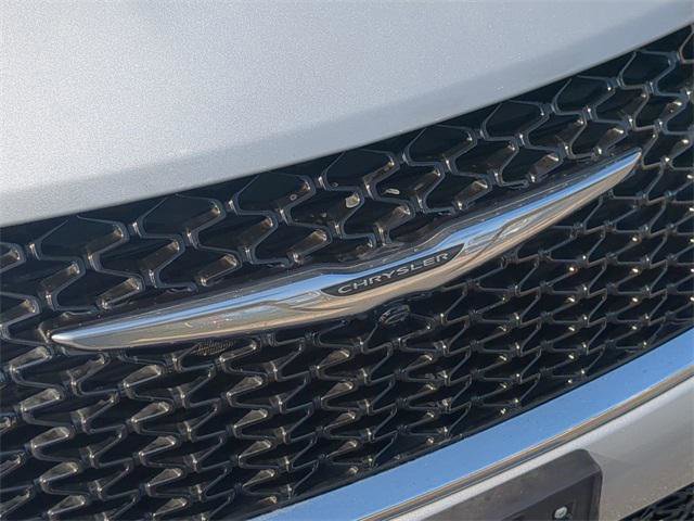 Certified 2024 Chrysler Pacifica Limited image 13