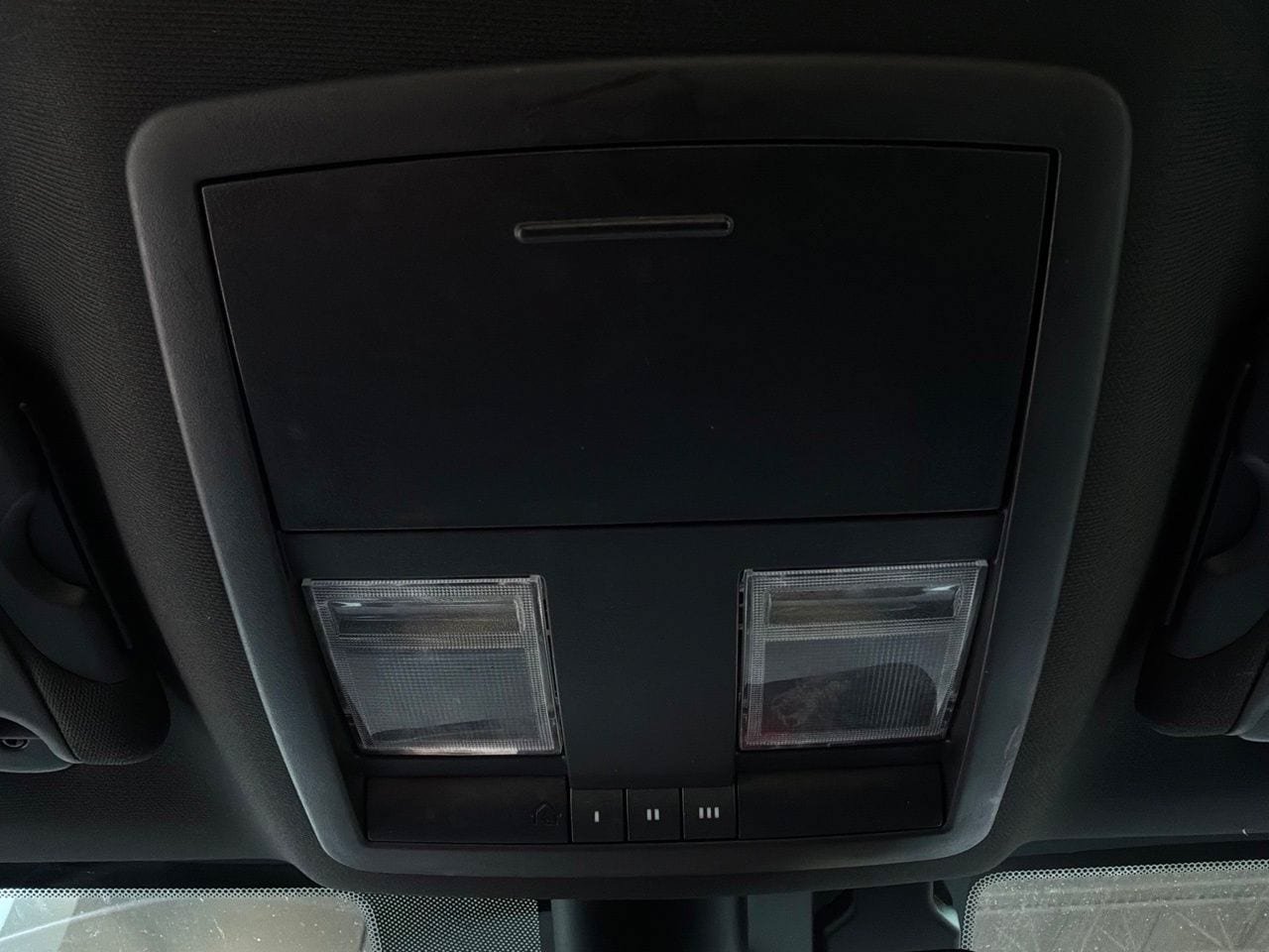 Used 2019 Dodge Challenger R/T w/ Driver Convenience Group RWD image 17