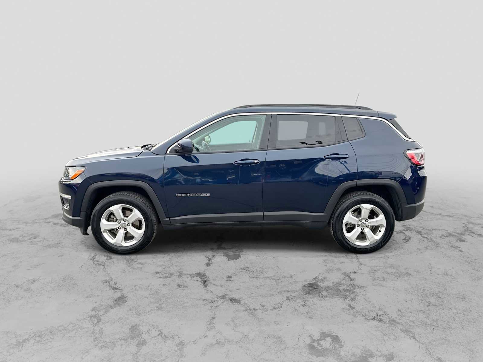 Used 2018 Jeep Compass Latitude w/ Popular Equipment Group AWD/4WD image 5