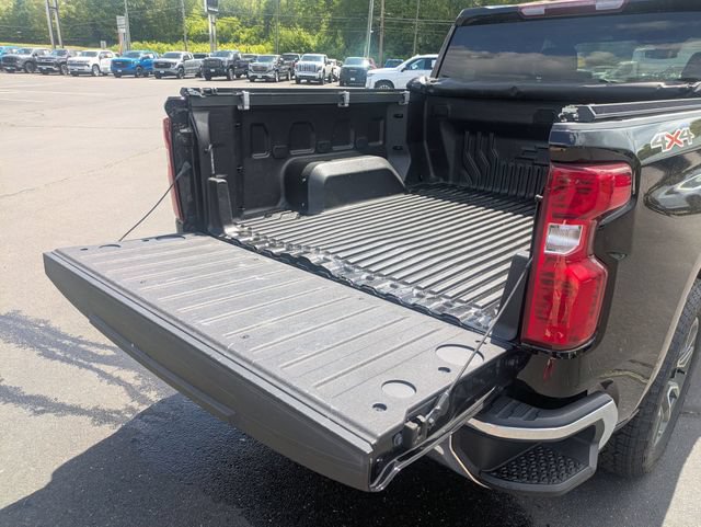 Certified 2022 Chevrolet Silverado 1500 LT AWD/4WD image 32
