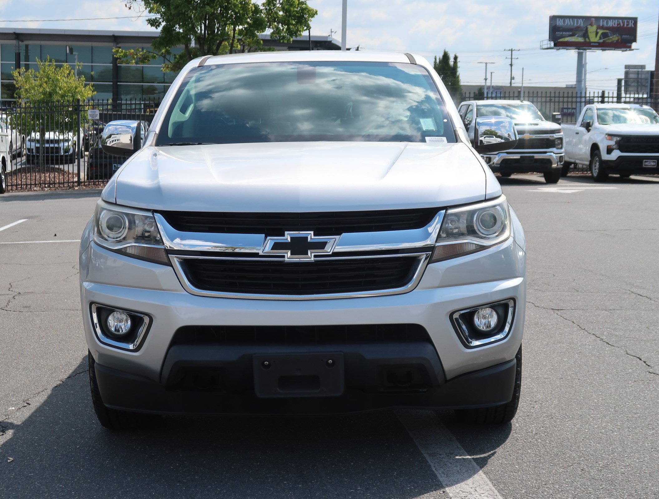 Used 2019 Chevrolet Colorado LT w/ Luxury Package, Chrome AWD/4WD image 3
