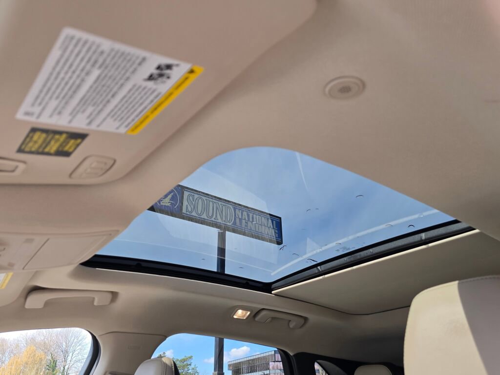 Used 2020 Ford Escape Titanium image 18