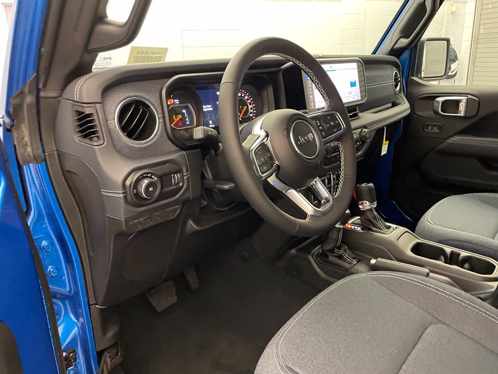 New 2026 Jeep Wrangler Unlimited Rubicon w/ Rockslide Package AWD/4WD image 14