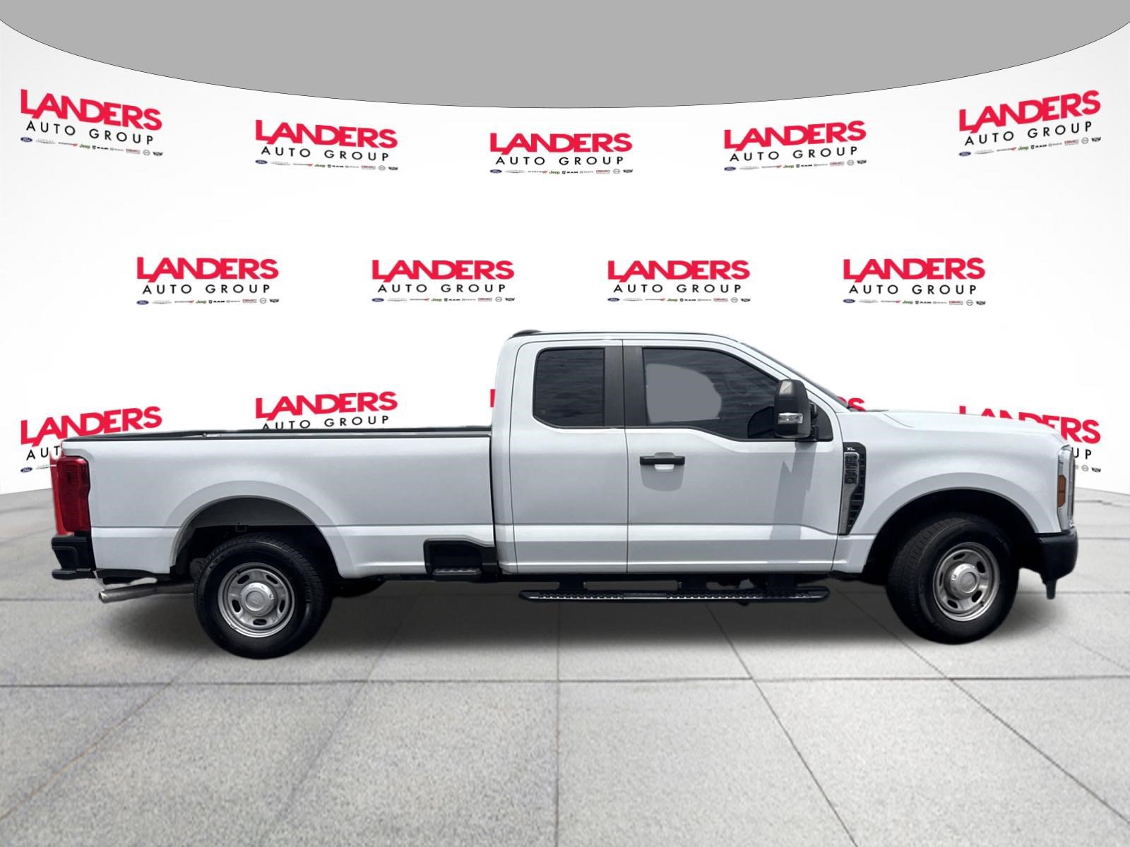 Used 2024 Ford F250 XL w/ Camper Package RWD image 2