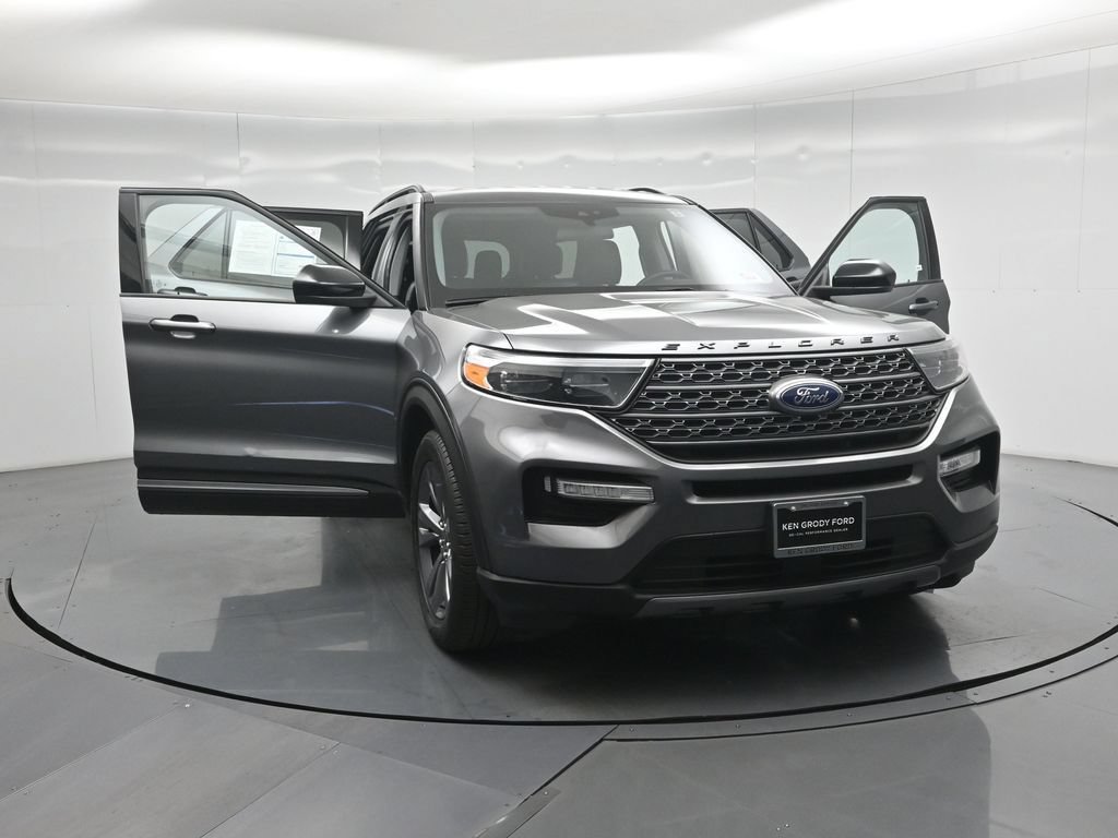 Certified 2023 Ford Explorer XLT w/ Equipment Group 202A RWD image 31