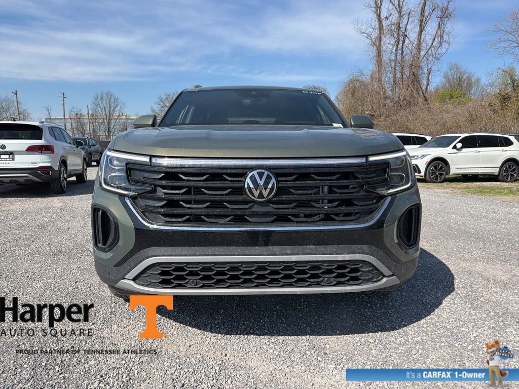 Used 2025 Volkswagen Atlas Cross Sport SE w/ Panoramic Sunroof Package image 8