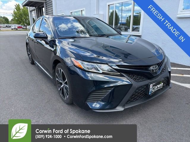 Used 2018 Toyota Camry SE w/ Moonroof Package FWD image 1