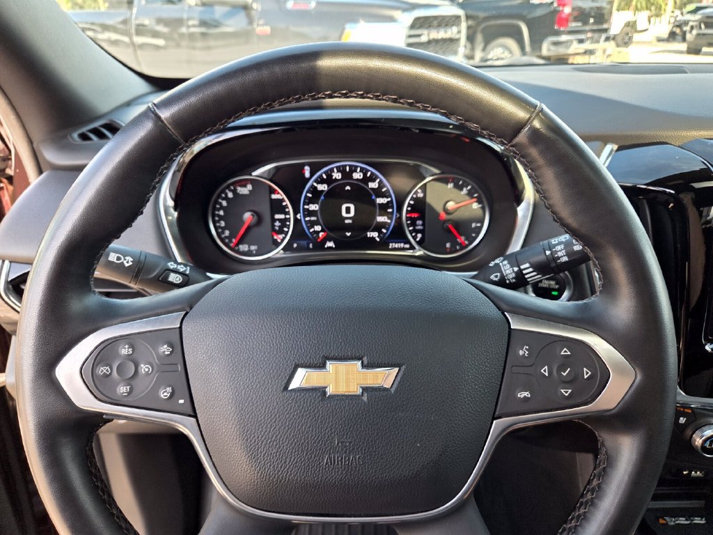 Used 2023 Chevrolet Traverse High Country FWD image 14