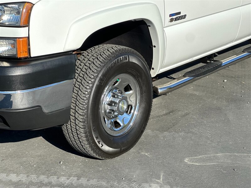 Used 2007 Chevrolet Silverado 3500 LT w/ Heavy-Duty Power Package AWD/4WD image 18