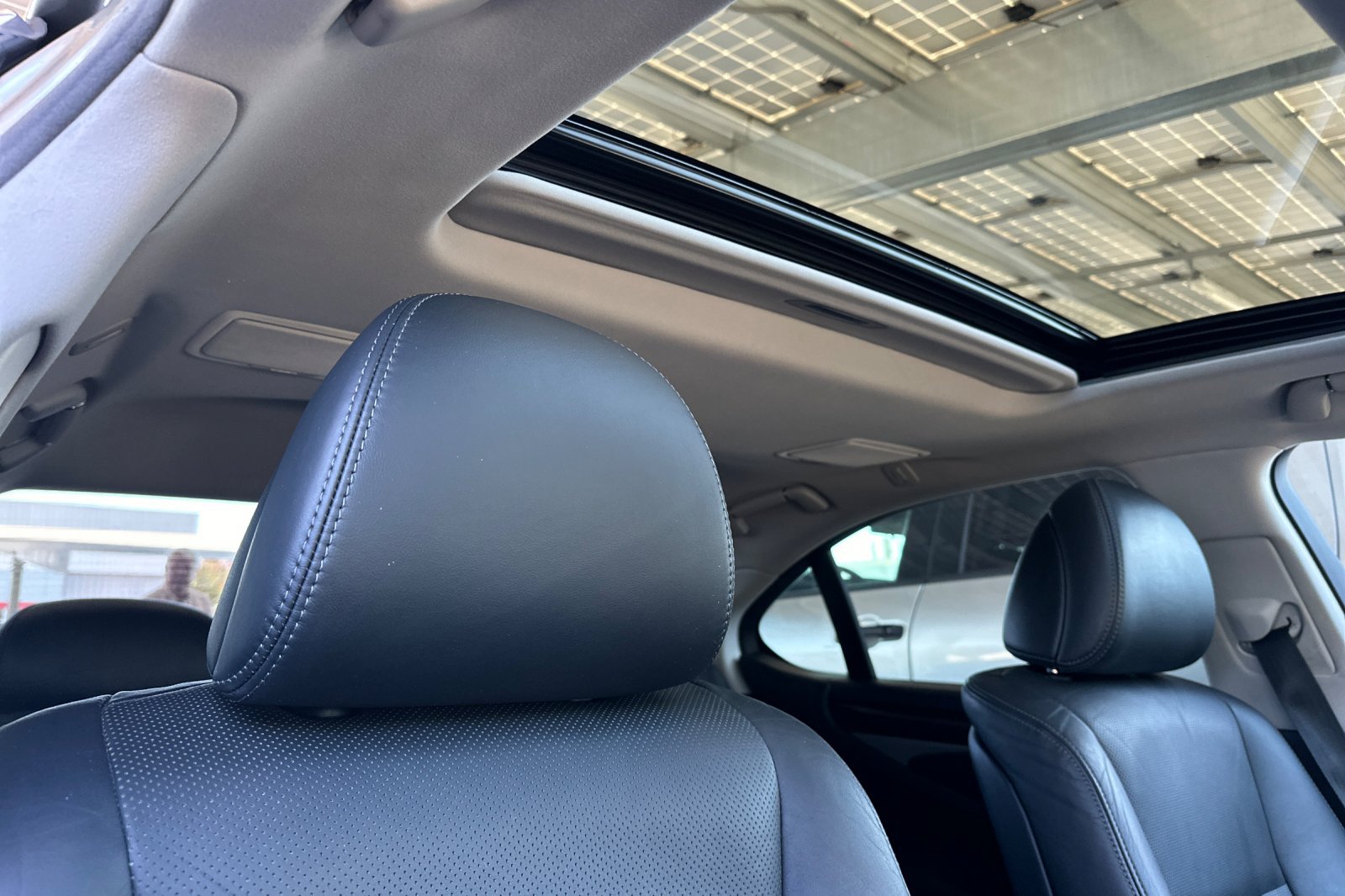 Used 2016 Lexus LS 460 w/ Comfort Package RWD image 16
