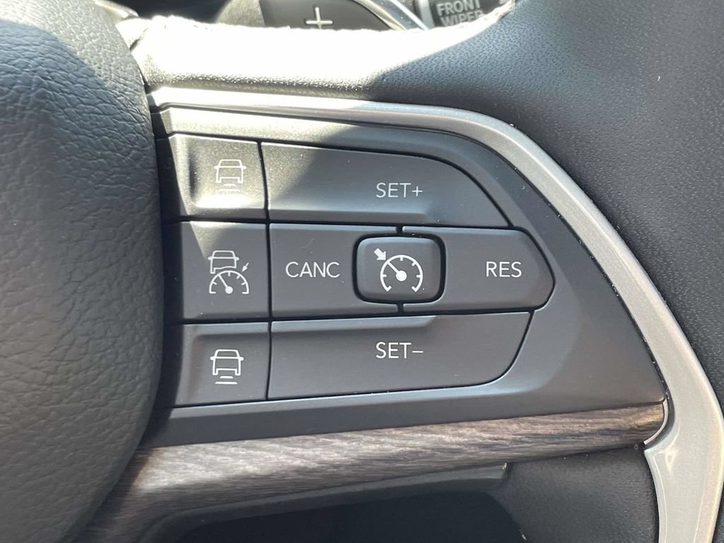 Used 2023 Jeep Grand Cherokee 4WD 4xe image 33