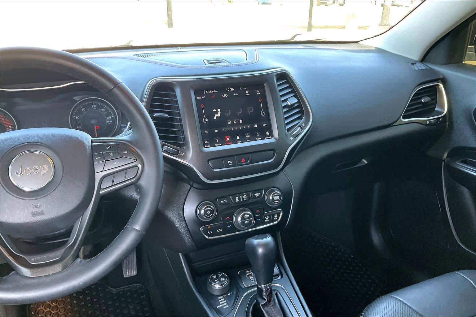 Used 2019 Jeep Cherokee Trailhawk image 7