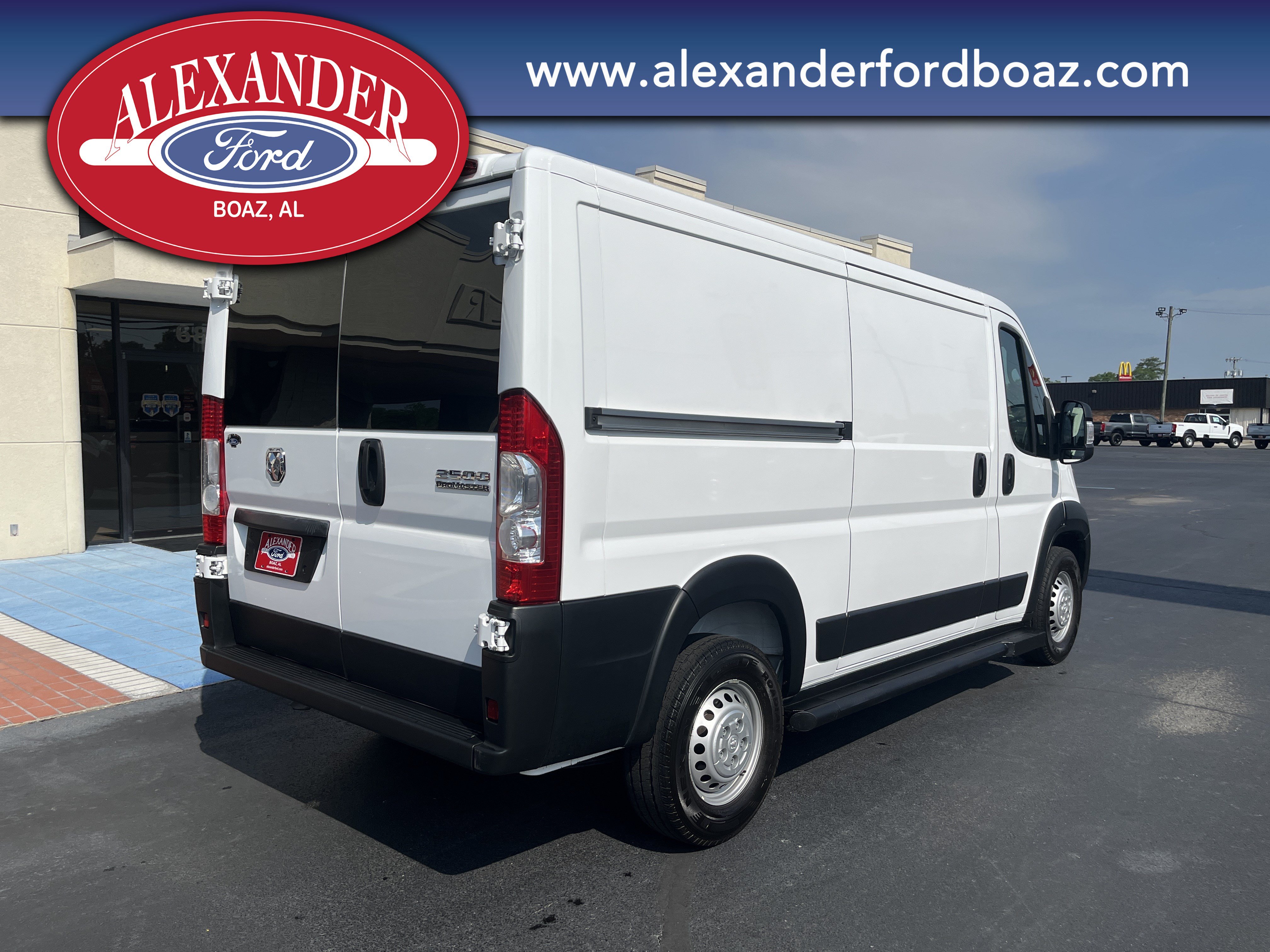 Used 2025 RAM ProMaster 2500 w/ U-Haul Equipment Group FWD image 4