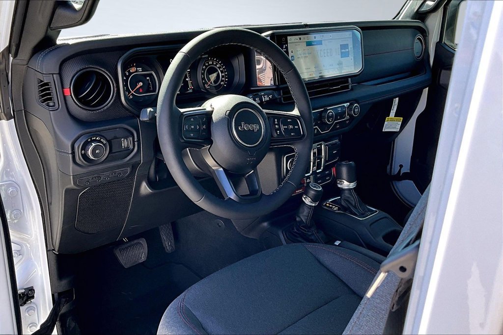 New 2026 Jeep Wrangler Unlimited Rubicon AWD/4WD image 4