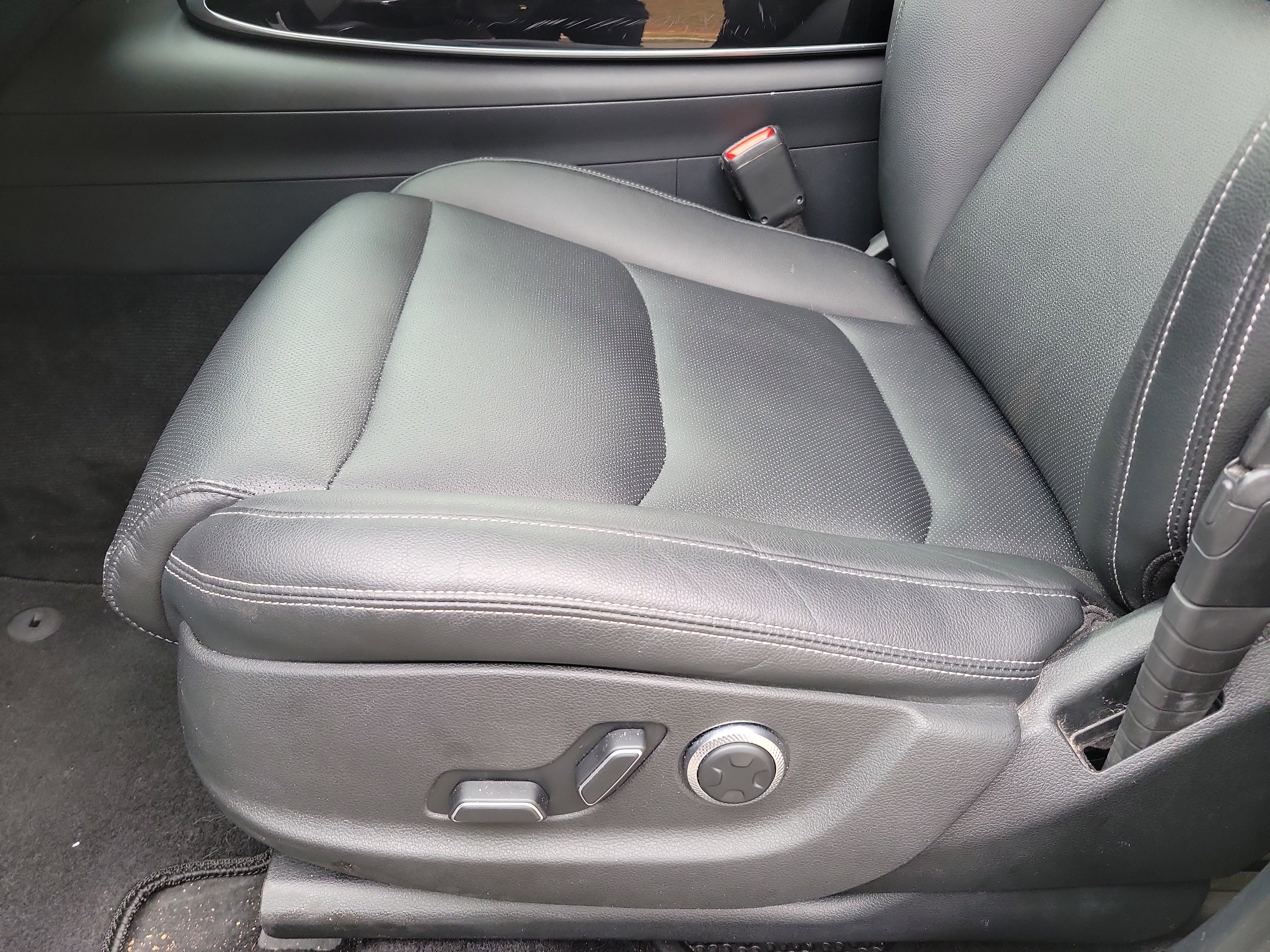 Used 2025 Genesis GV70 2.5T image 5