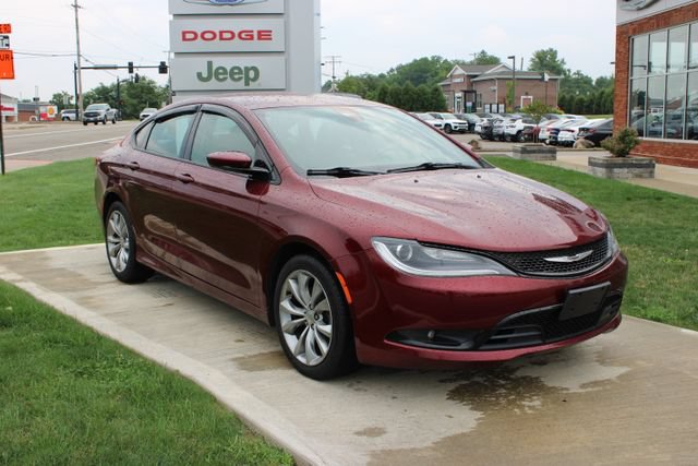 Used 2015 Chrysler 200 S FWD image 3