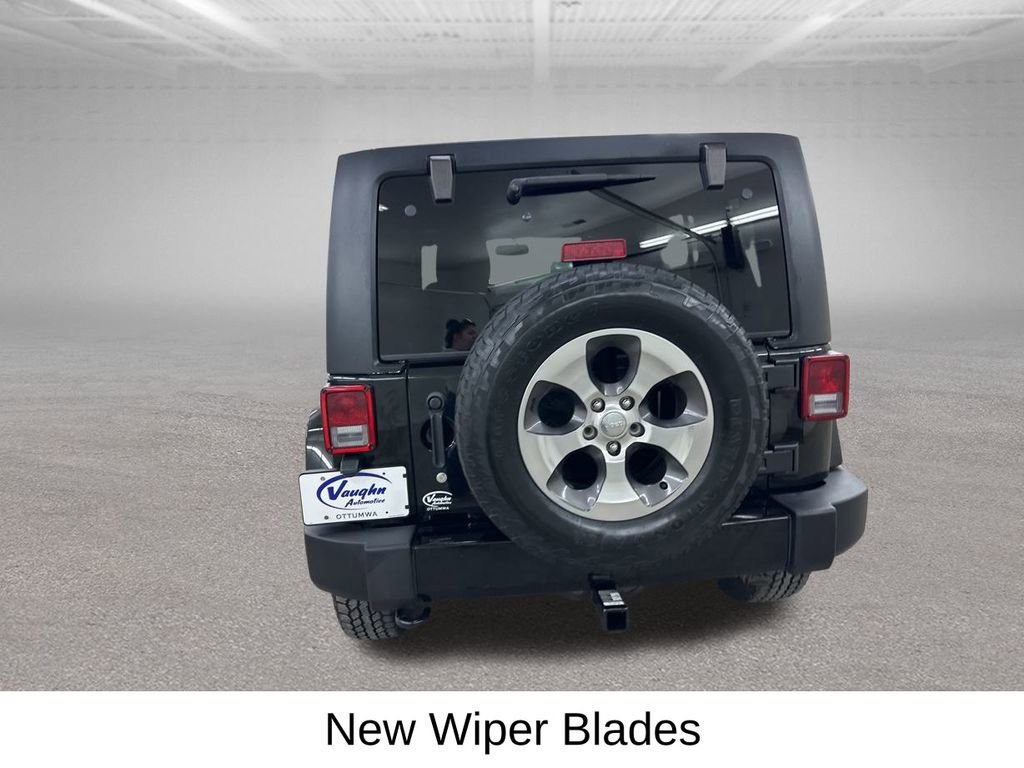 Used 2017 Jeep Wrangler Unlimited Sahara w/ Connectivity Group image 11