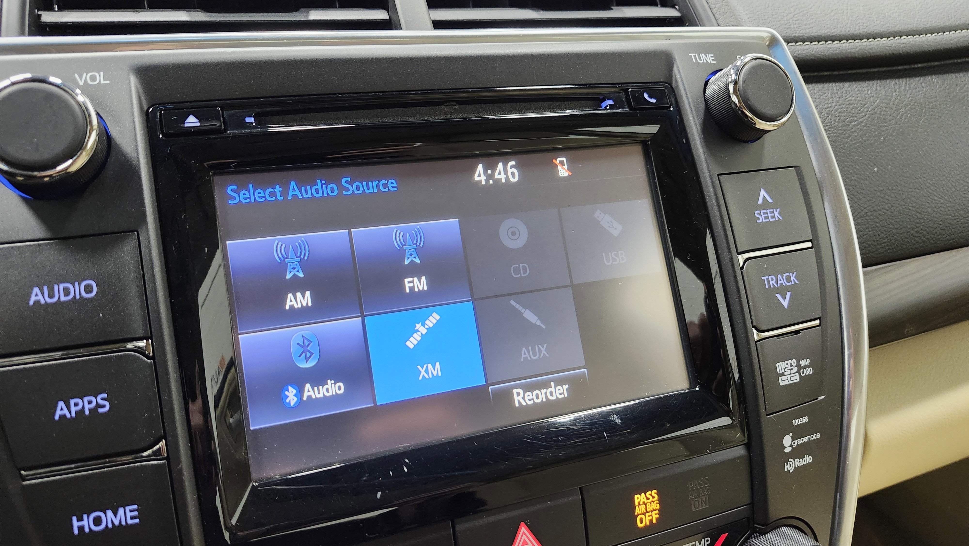 Used 2015 Toyota Camry XLE image 8