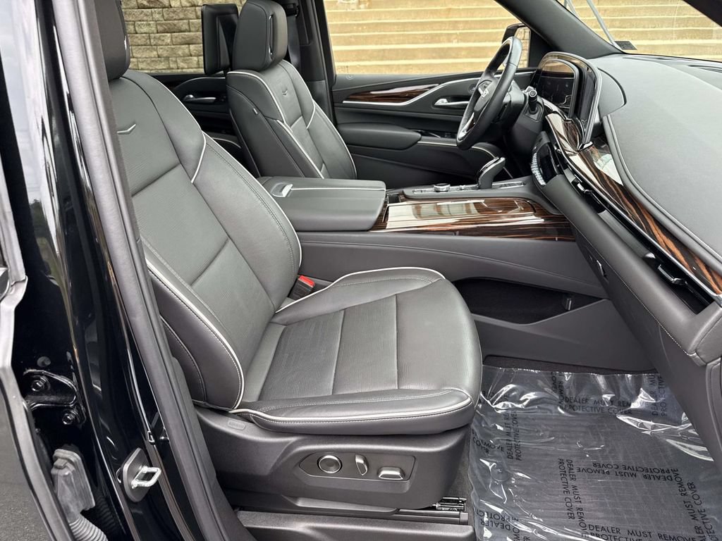 Used 2024 Cadillac Escalade ESV Premium Luxury w/ LPO, Floor Liner Package AWD/4WD image 7