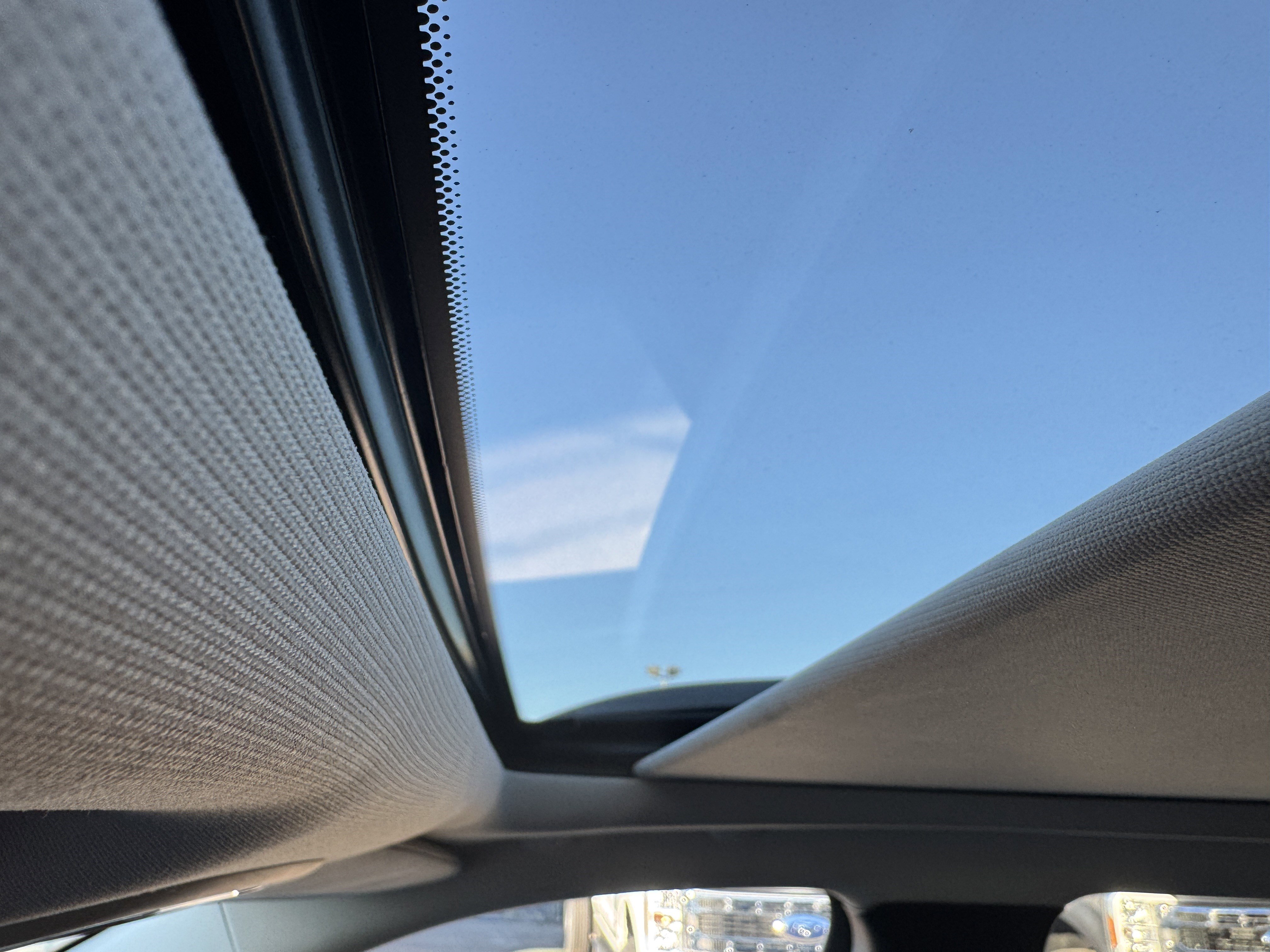 Used 2016 Jeep Cherokee Trailhawk w/ Comfort/Convenience Group image 34