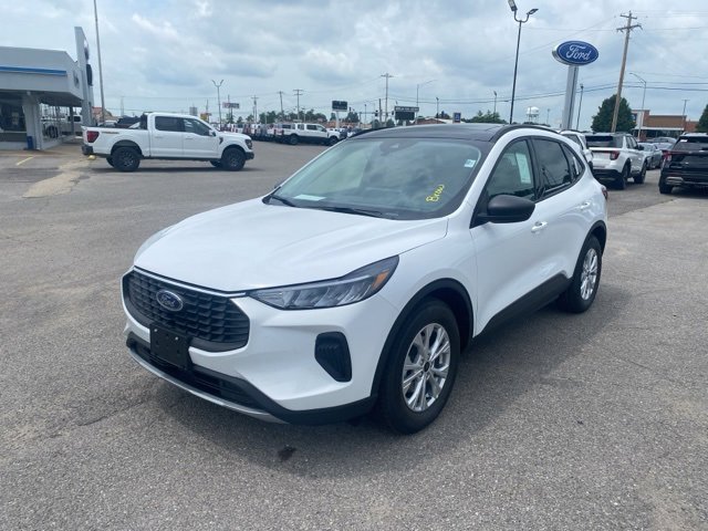 New 2025 Ford Escape Active w/ Active Premium Tech Pack image 2