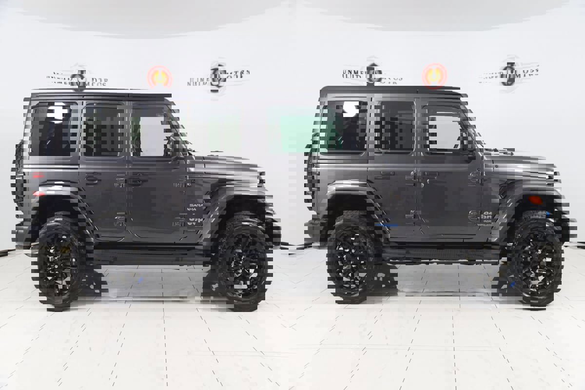 Used 2022 Jeep Wrangler Unlimited Sahara w/ Cold Weather Group image 2