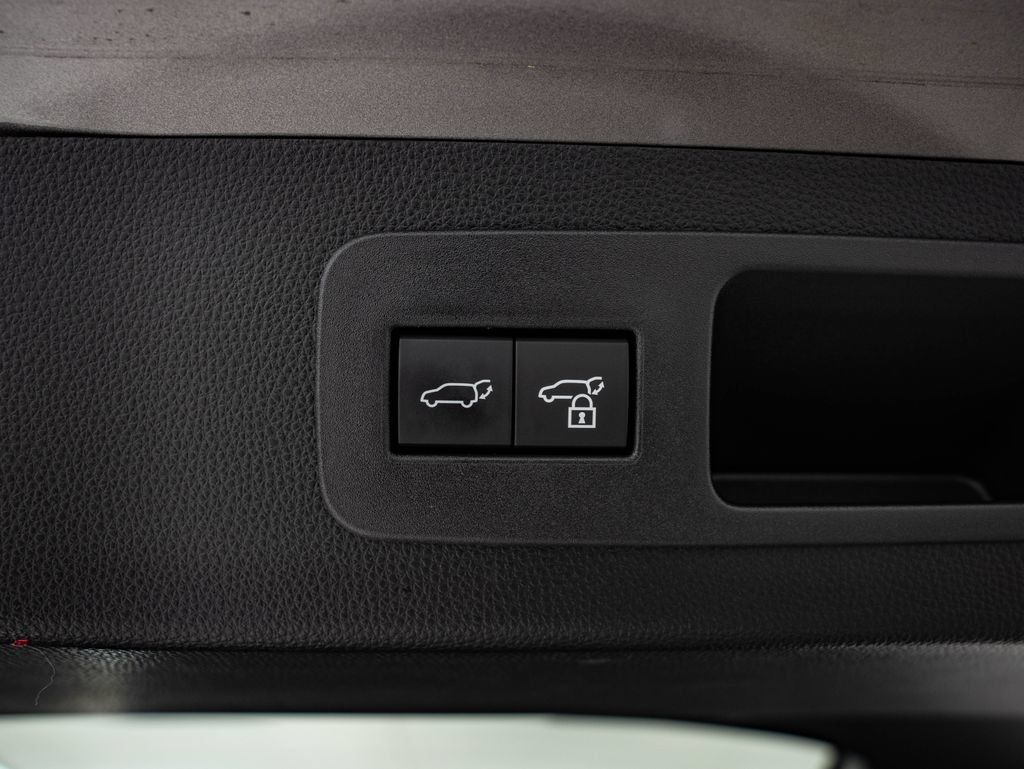 Used 2024 Lexus LX 600 4WD w/ Appearance Package image 23