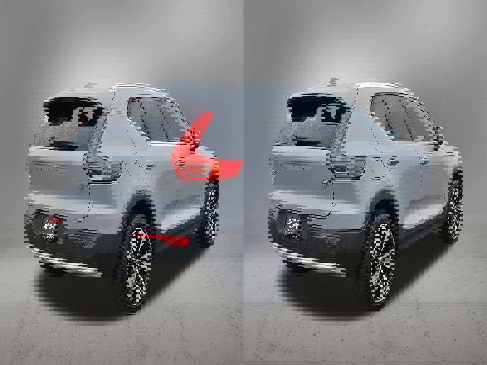 Used 2024 Volvo XC40 B5 Ultimate w/ Protection Package Premier image 6