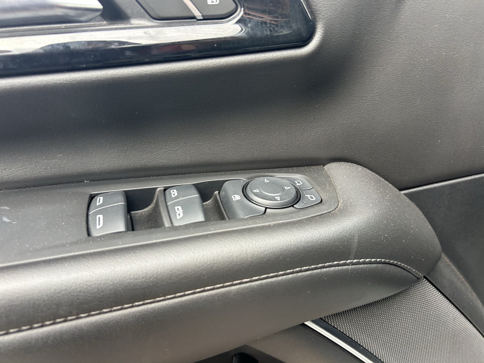 Used 2025 Chevrolet Tahoe Z71 AWD/4WD image 30