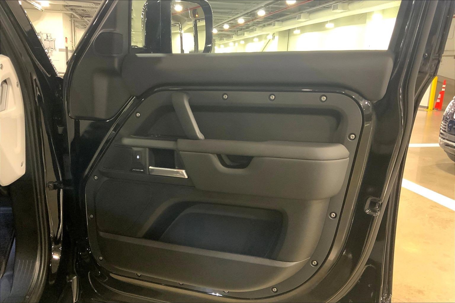 Used 2025 Land Rover Defender 110 S image 22