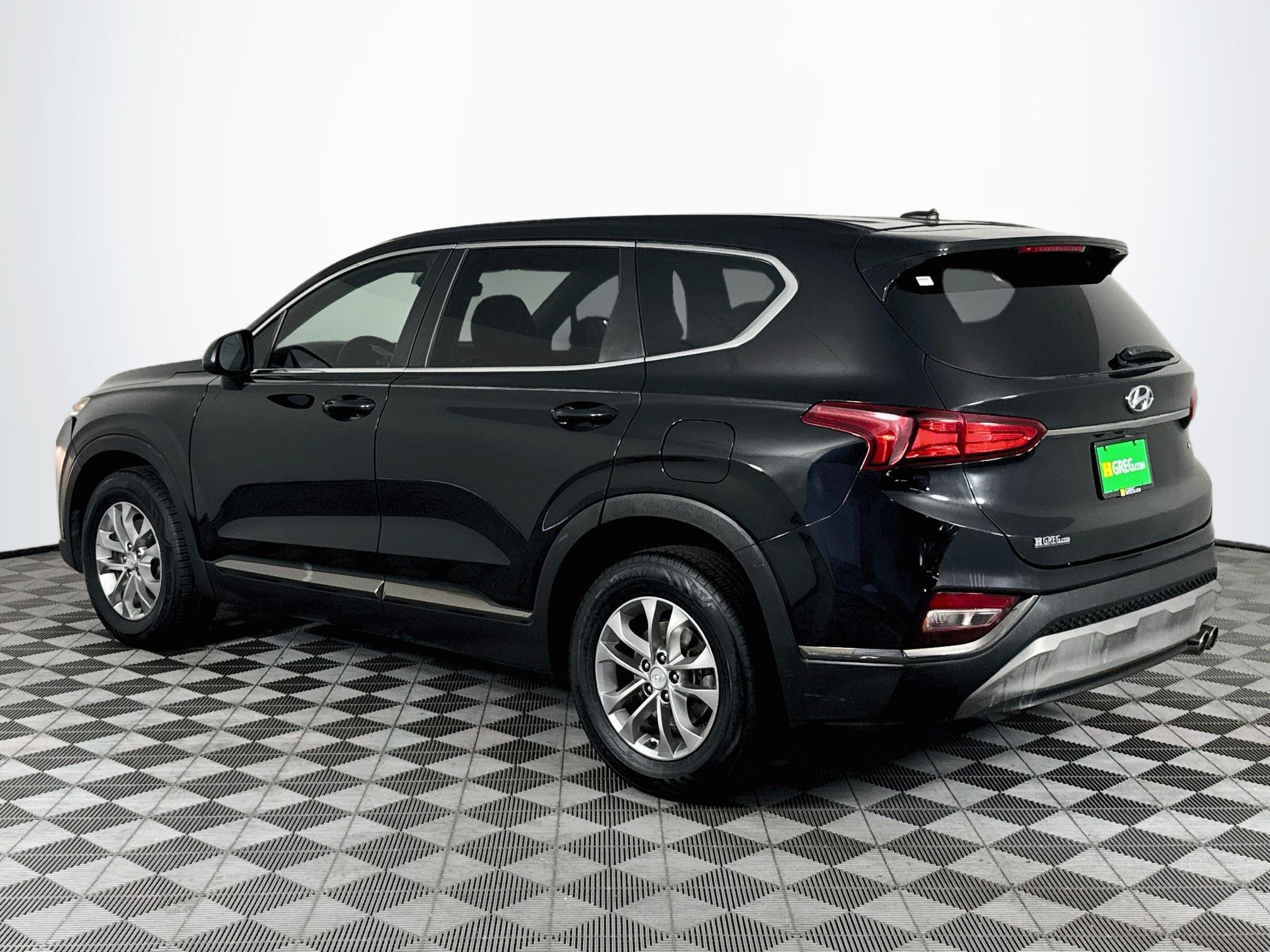 Used 2019 Hyundai Santa Fe SE AWD/4WD image 6