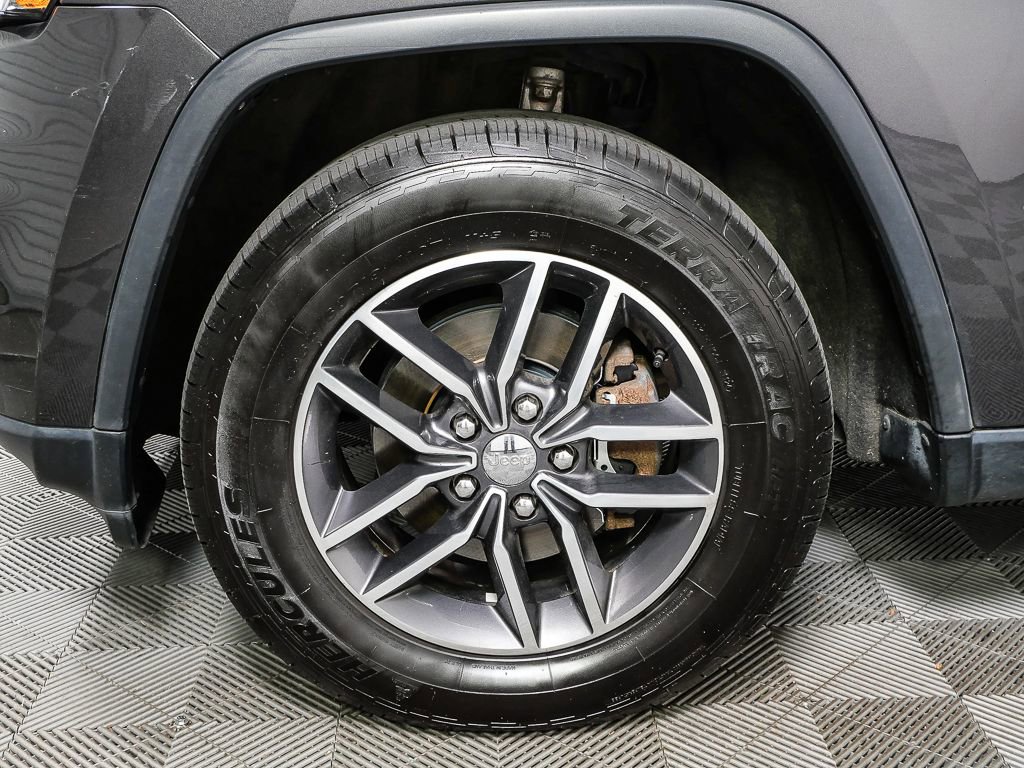 Used 2017 Jeep Grand Cherokee Limited AWD/4WD image 38