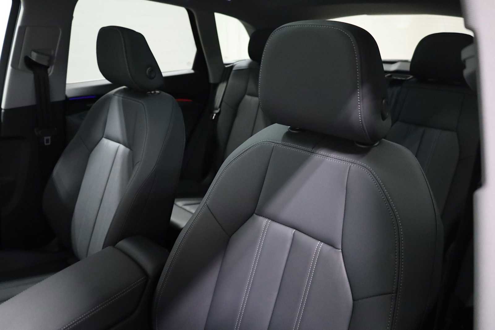 Certified 2025 Audi Q5 Premium Plus w/ Premium Plus image 18