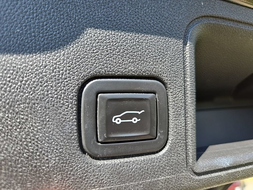 Used 2020 GMC Terrain SLE w/ Driver Convenience Package AWD/4WD image 36