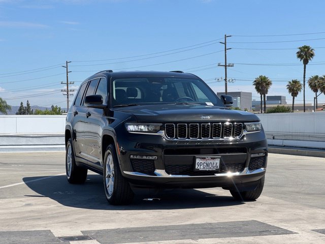 Used 2023 Jeep Grand Cherokee L Limited w/ Luxury Tech Group II AWD/4WD image 3