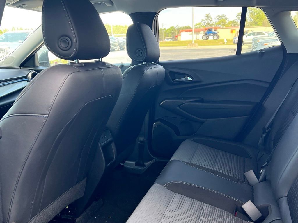 Used 2025 Chevrolet Trax LT image 24
