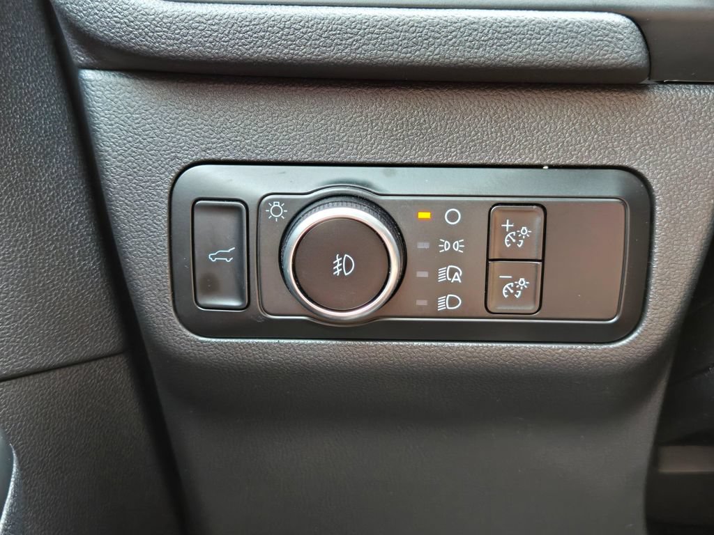 Used 2025 Ford Escape Platinum AWD/4WD image 27