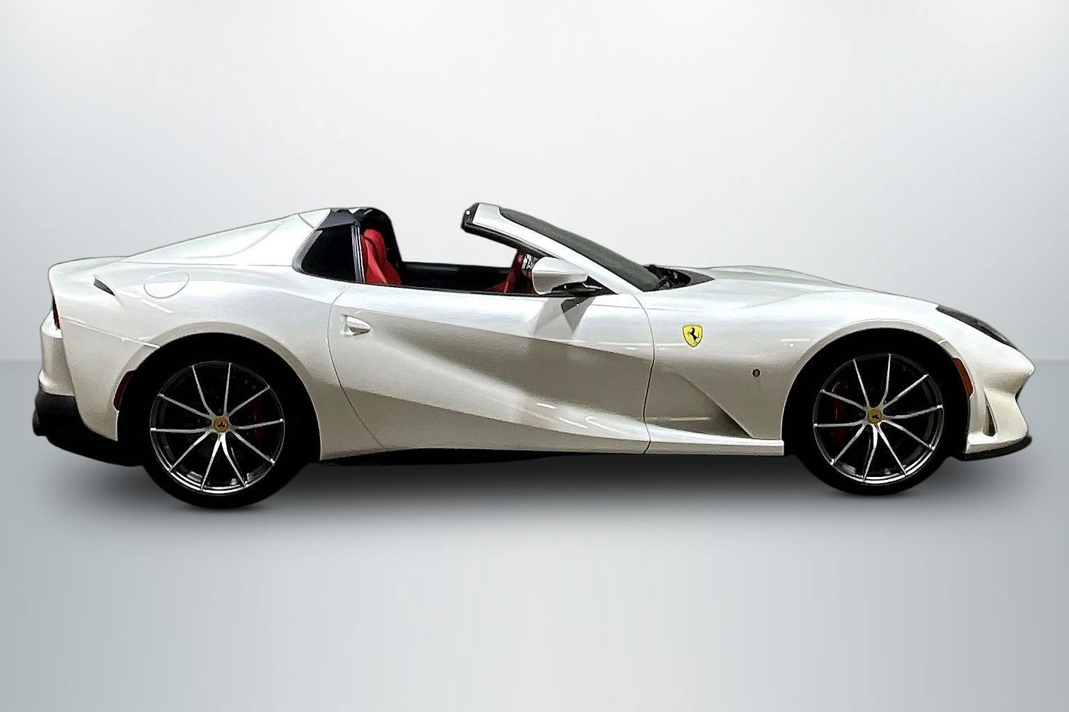 Used 2021 Ferrari 812 GTS RWD image 4