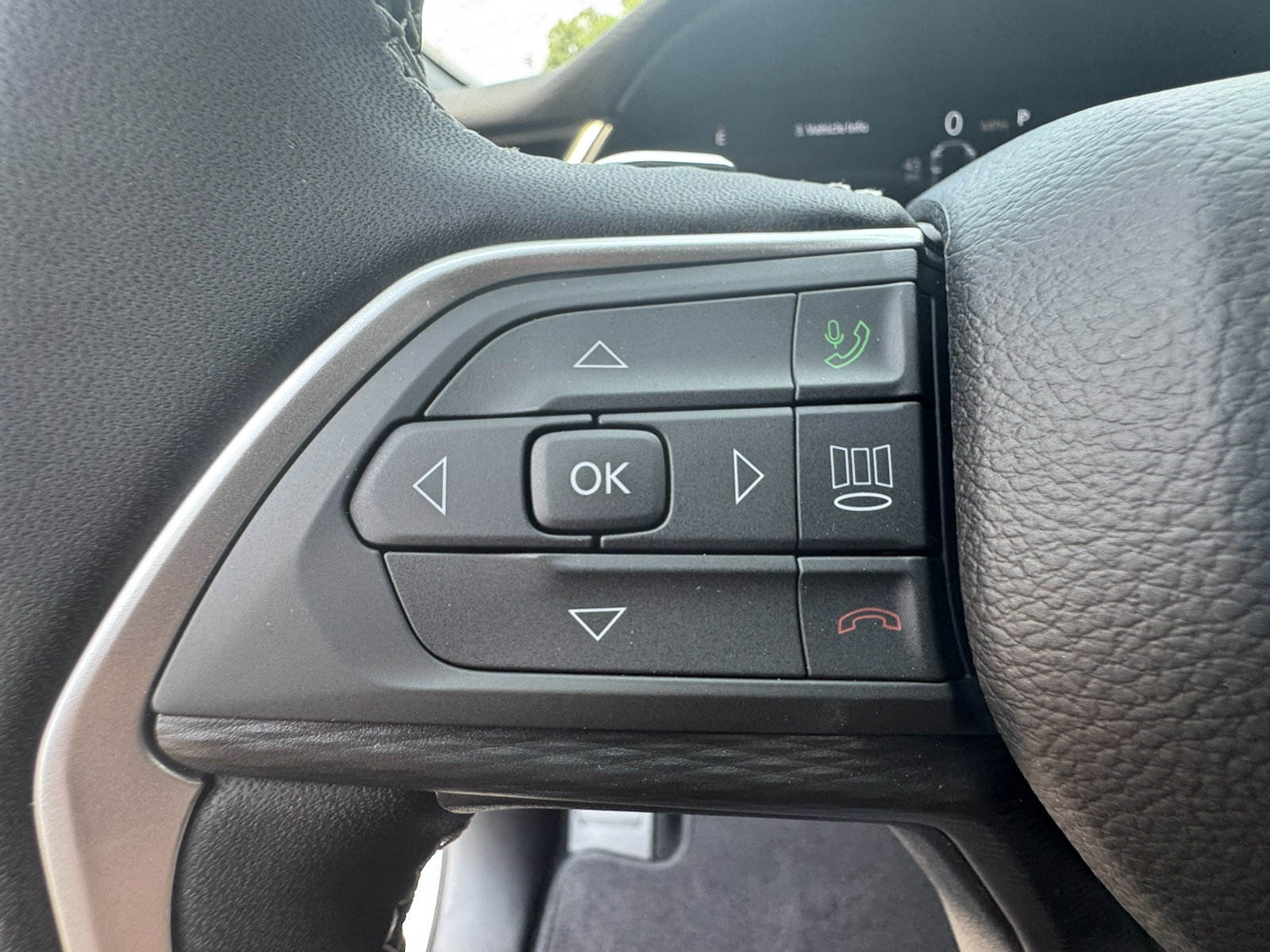 New 2026 Jeep Grand Cherokee L Laredo RWD image 32