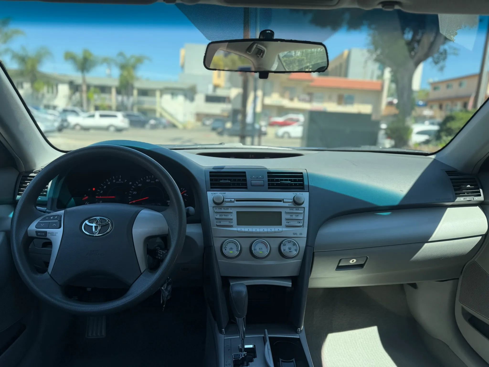 Used 2011 Toyota Camry LE image 14