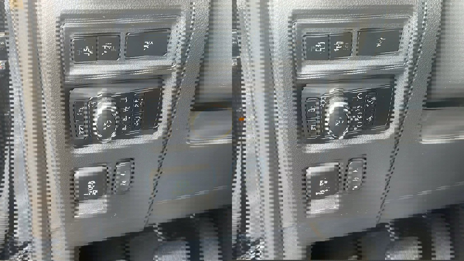 Used 2023 Ford F150 Lariat w/ Equipment Group 502A High image 15